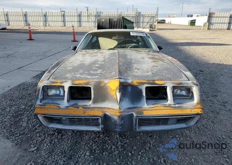 1981 Pontiac Firebird z USA, uszkodzony, nr VIN NULL